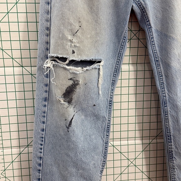 Carhartt Traditional Fit Distressed Light Wash Jeans 36x32 - Picture 6 of 15